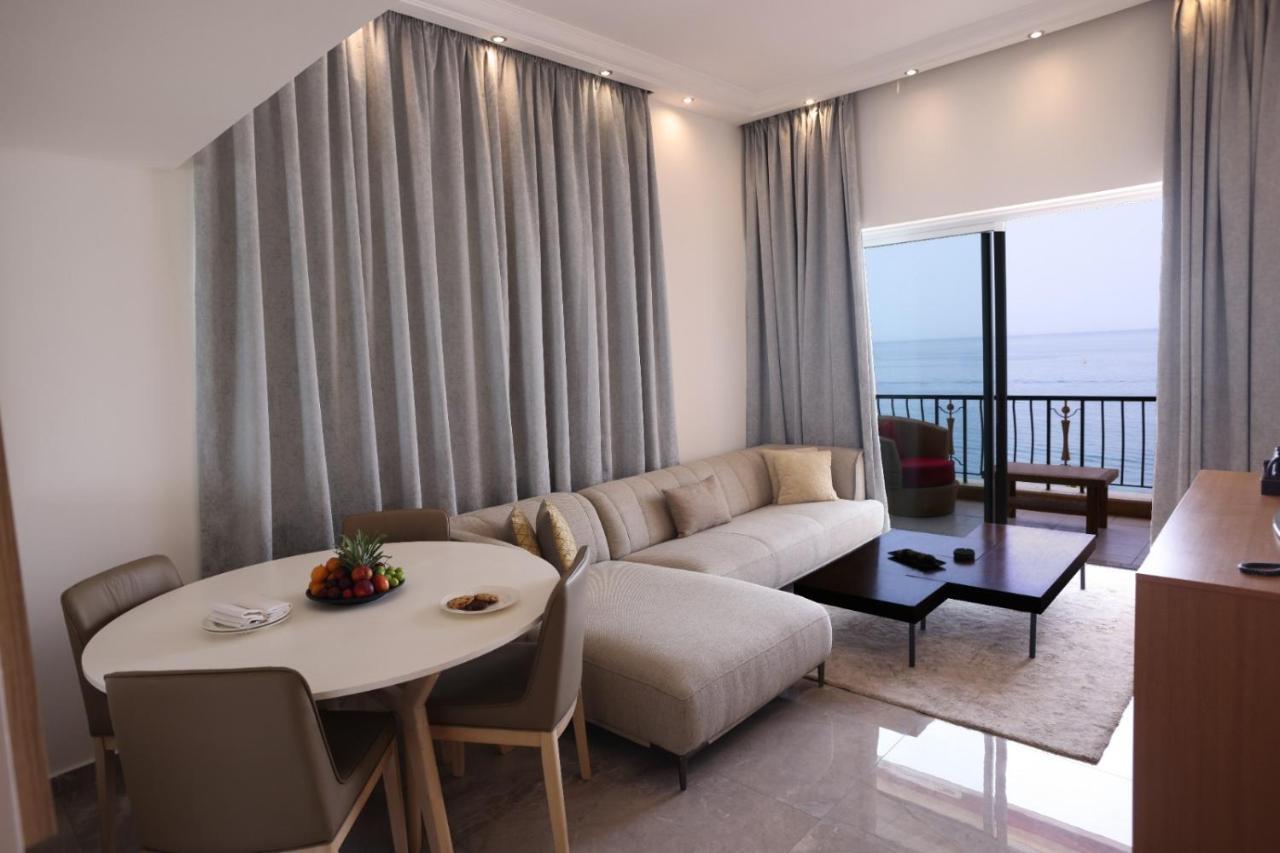 Riviera Hotel And Beach Lounge, Bejrút Kültér fotó