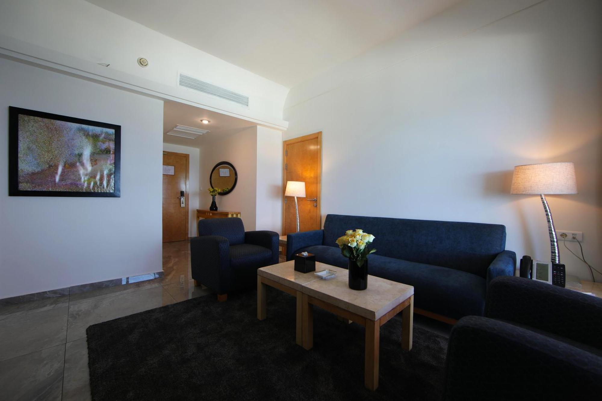Riviera Hotel And Beach Lounge, Bejrút Kültér fotó